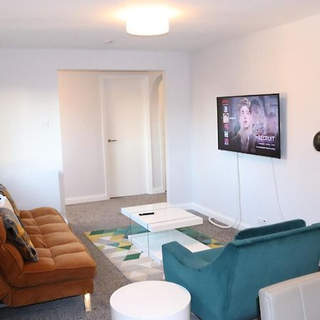 Garland Modern Apartment With Private Garden & Parking Dartford 5 Экстерьер фото