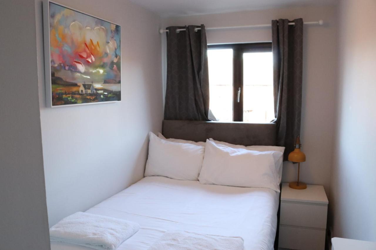 Garland Modern Apartment With Private Garden & Parking Dartford 5 Экстерьер фото