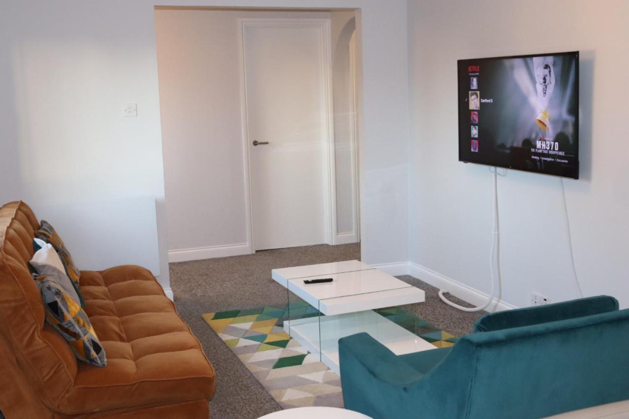 Garland Modern Apartment With Private Garden & Parking Dartford 5 Экстерьер фото