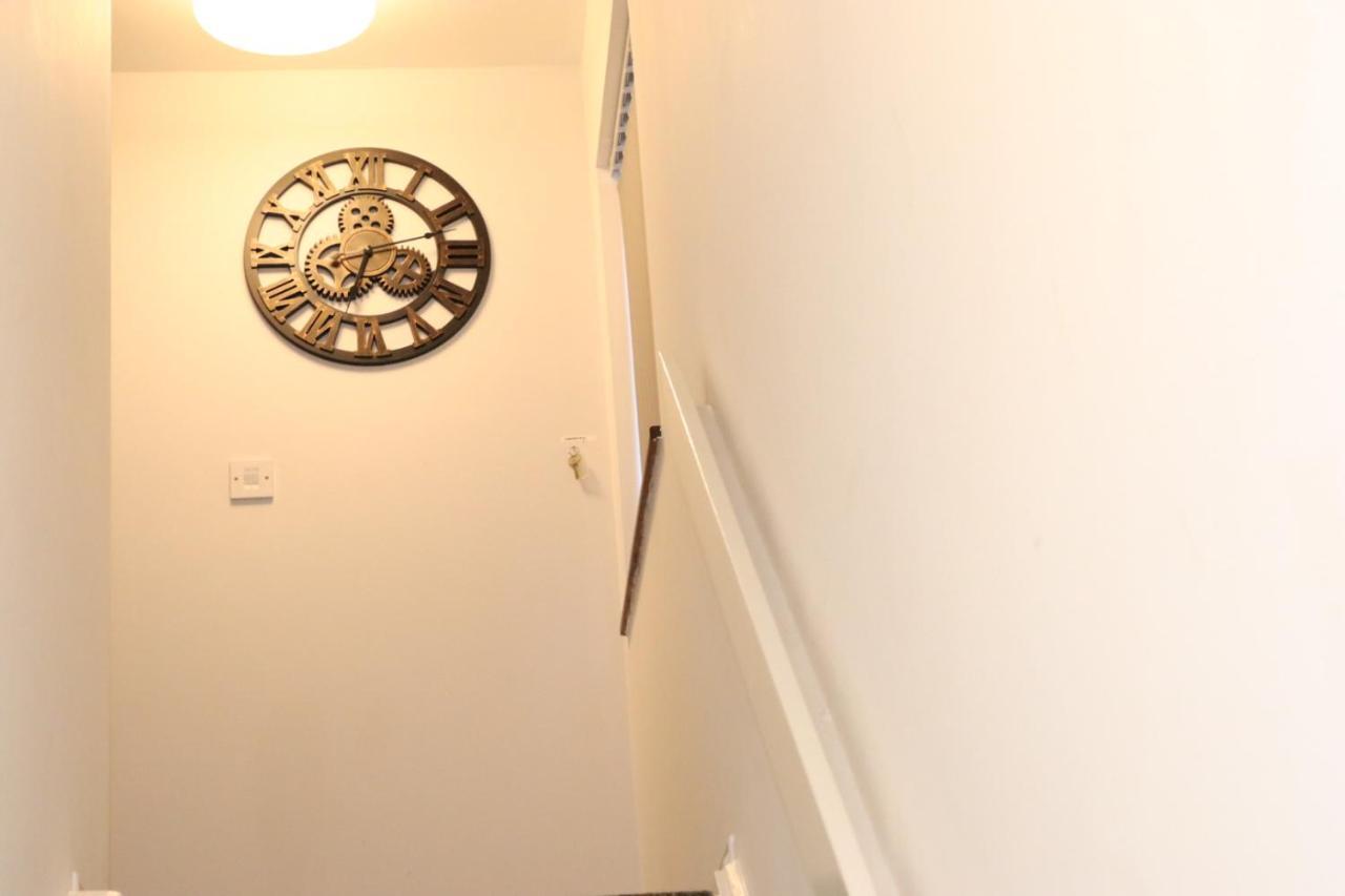 Garland Modern Apartment With Private Garden & Parking Dartford 5 Экстерьер фото