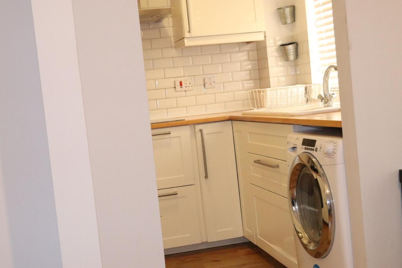 Garland Modern Apartment With Private Garden & Parking Dartford 5 Экстерьер фото