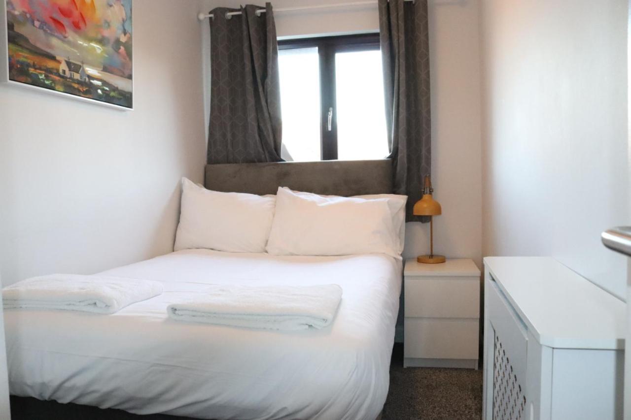 Garland Modern Apartment With Private Garden & Parking Dartford 5 Экстерьер фото
