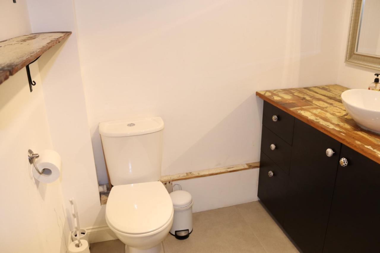 Garland Modern Apartment With Private Garden & Parking Dartford 5 Экстерьер фото