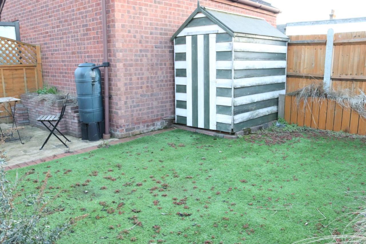Garland Modern Apartment With Private Garden & Parking Dartford 5 Экстерьер фото