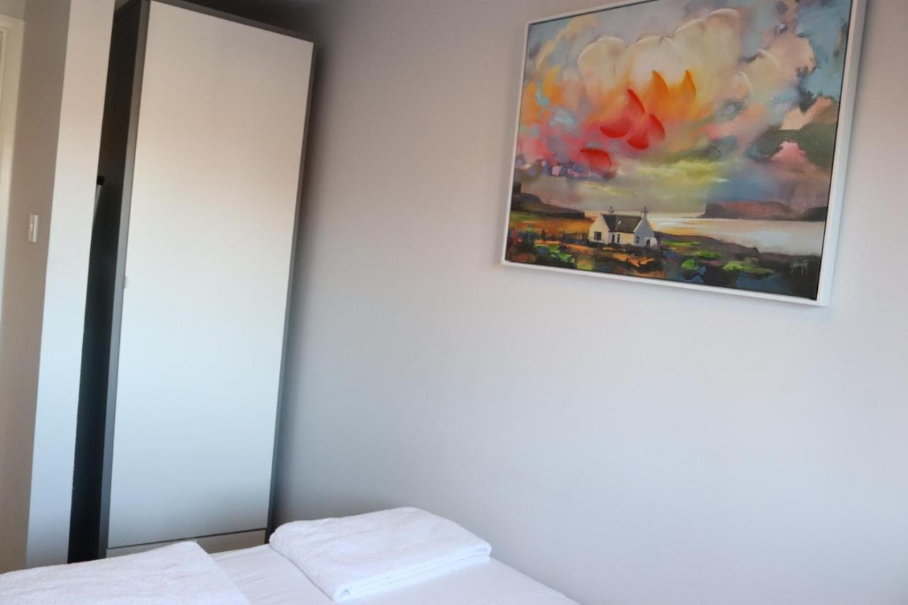 Garland Modern Apartment With Private Garden & Parking Dartford 5 Экстерьер фото