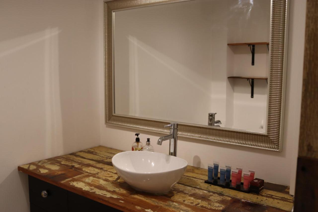Garland Modern Apartment With Private Garden & Parking Dartford 5 Экстерьер фото